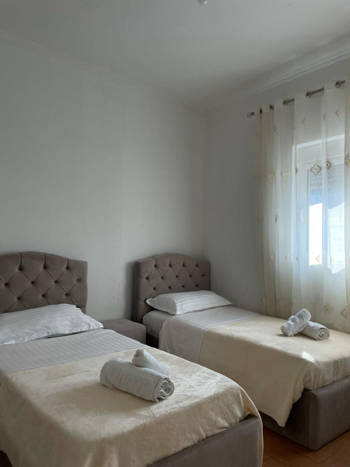 Guest House Ilir Berat Eksteriør bilde